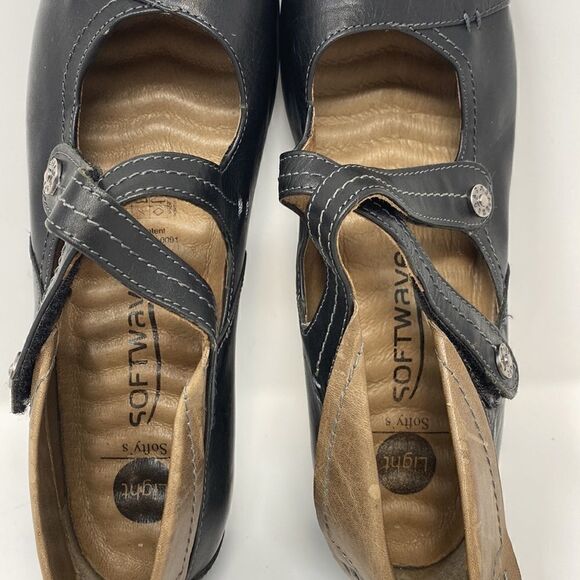 Softwaves Leather Criss Cross Straps Mary Jane Shoes - Picture 13 of 14